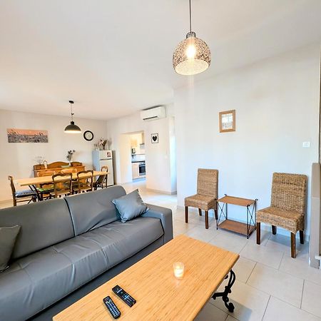 Felibrige - Clim - Cour Villa อาร์ลส์ ภายนอก รูปภาพ